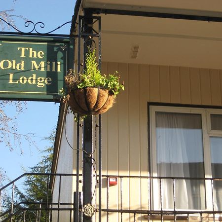 Old Mill Hotel & Lodge Бат Екстериор снимка